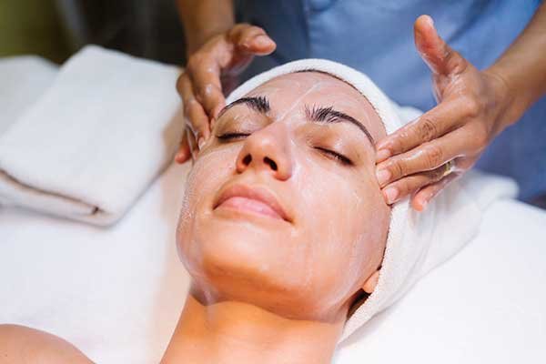 Facial-Treatment